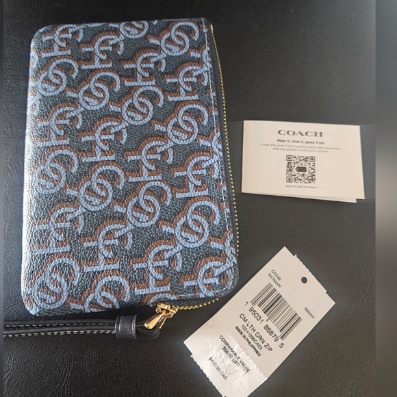 COACH CORNER ZIP WRISTLET MONOGRAM PRINT NAVY LIGHT BLUE NWT!